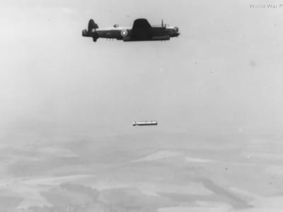 Lancaster dropping bomb
