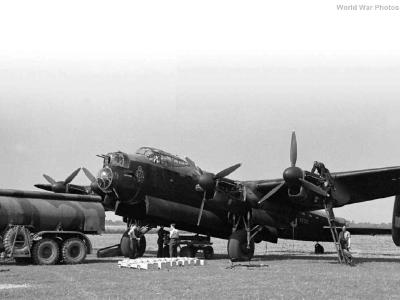 Avro Lancaster R5733