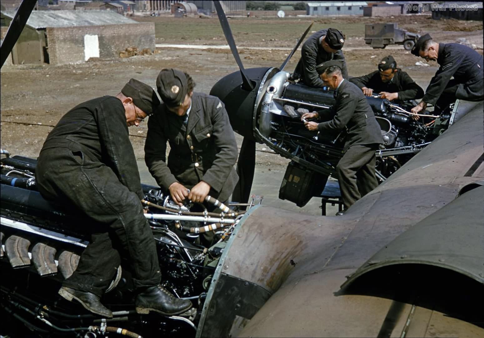 engines of a Lancaster