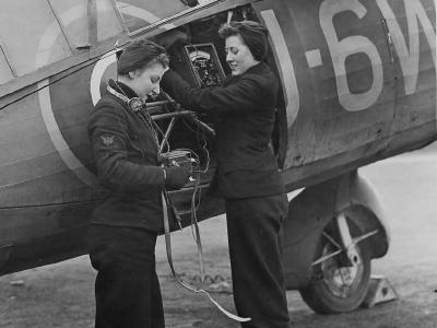 Wren Radio Mechanics Testing Radio on Lysander