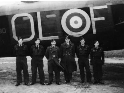 S/Ldr Ken Cook and crew of Manchester R5790 OL-F