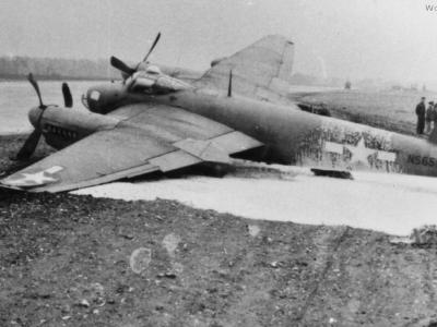 Crashed USAAF Mosquito PR XVI NS651 of the 25th BG 1945