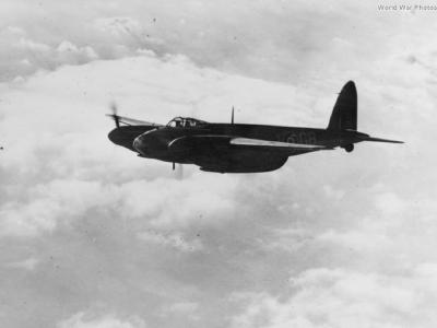 Mosquito B IV GB-J of No. 105 Squadron RAF in flight