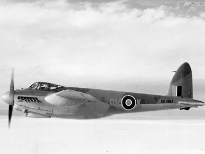 Mosquito XVI ML963 8K-K 571 Sqn 3