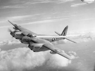 de Havilland Mosquito XVI ML963 8K-K 571 Sqn