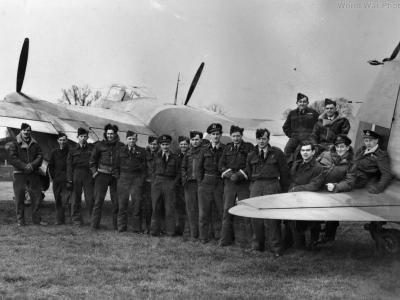 Mosquito 487 crews