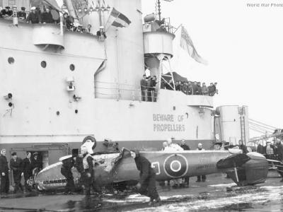 Seafire 17 G flipping over after landing