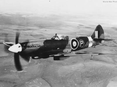 Prototype Seafire F.45 TM379