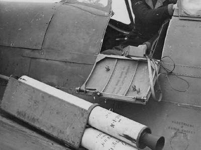 Wren cheking equipment on Seafire