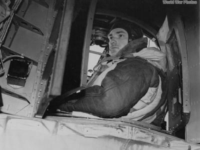 Bomber Front Gunner