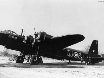 Stirling I OJ-B W7455 149 Sqn