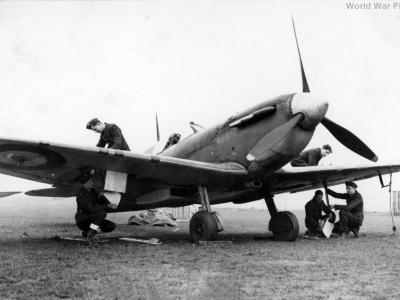 Spitfire 485 Redhill jul41