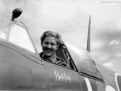 Spitfire 91 Sqn FLt J J Le Roux
