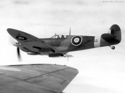 Spitfire Mk IX MK753
