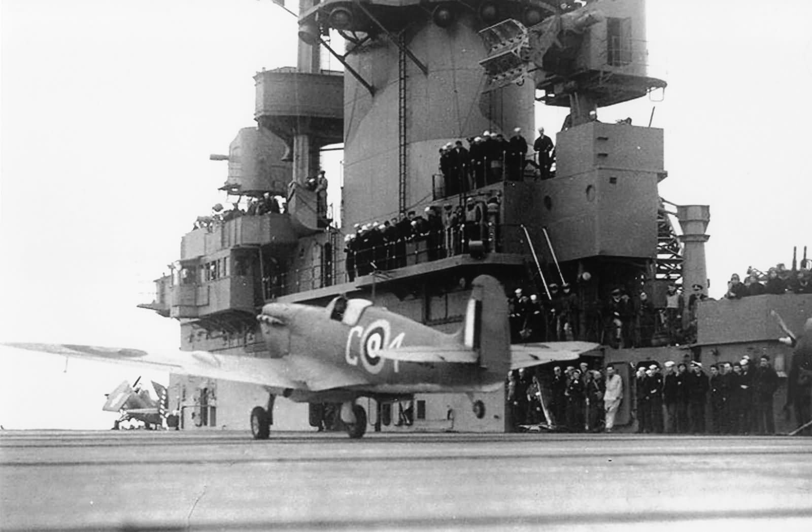 PO Jerry Smith RCAF Lands Spitfire On USS Wasp Off Of Malta