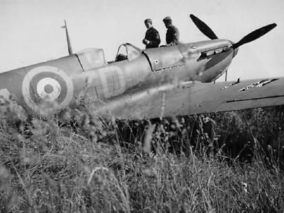 Spitfire Mk I of No. 222 Squadron RAF code ZD-A