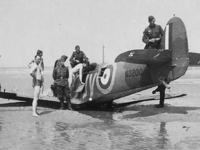 Spitfire Mk Ia N3200 of No. 19 Squadron RAF Sangatte Beach 1940