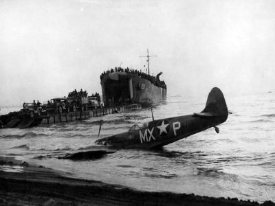 Spitfire Mk Vc trop MX-P JK707 307th Fighter Squadron shot down by US Navy fire off Salerno Italy 1943