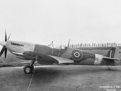 Spitfire HF Mk IX PT465 July 1944