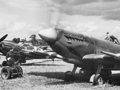 Spitfires Mk IX of No. 453 Squadron RAAF at Ford
