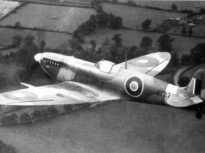 Supermarine Spitfire Mk IX BF274 in flight