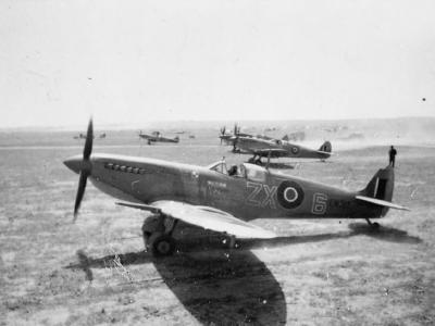 Spitfire Mk IX ZX-6 EN315 and EN261 of PFT