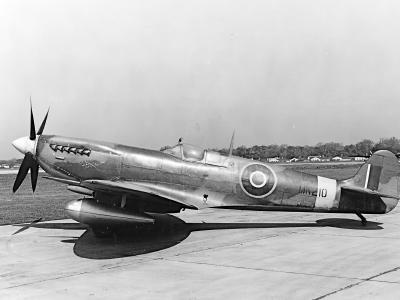 Spitfire Mk IX MK210 with metal drop tanks