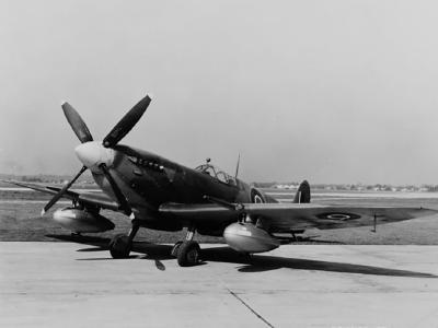 Spitfire Mk IX MK210 with metal drop tanks during tests in USA