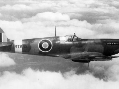 Spitfire Mk VIII MT655