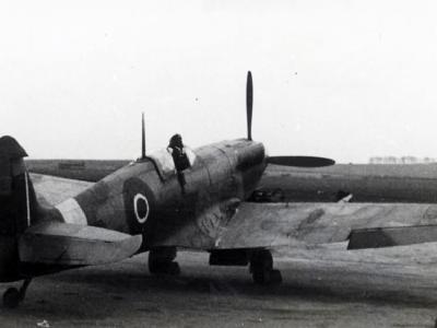 Spitfire Mk XII EN238 2