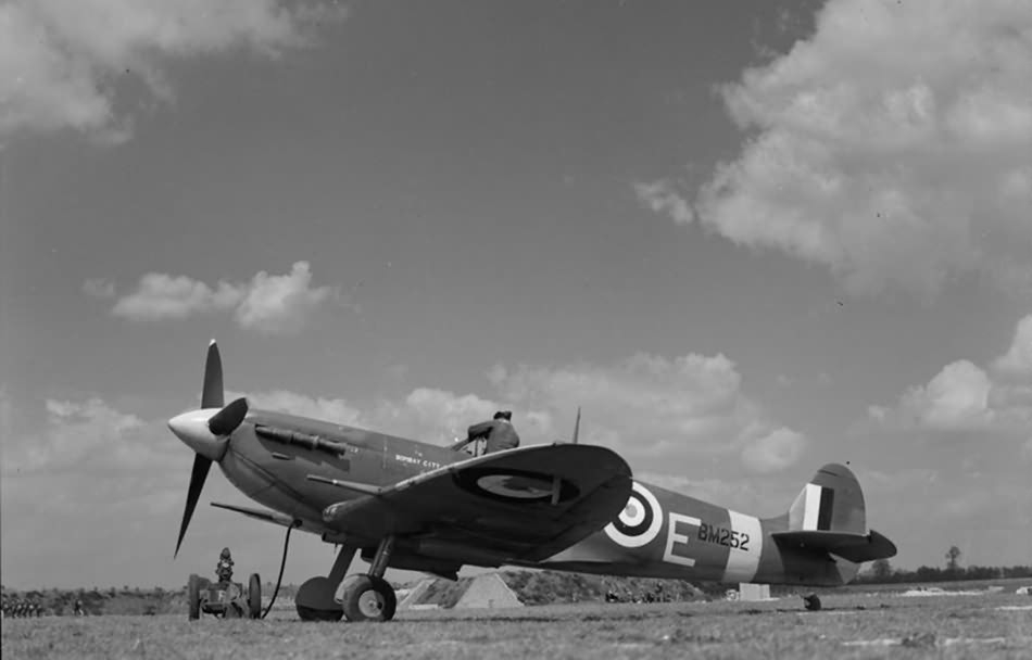 Spitfire Mk VB BM252 MT-E of No. 122 Squadron RAF at Hornchurch