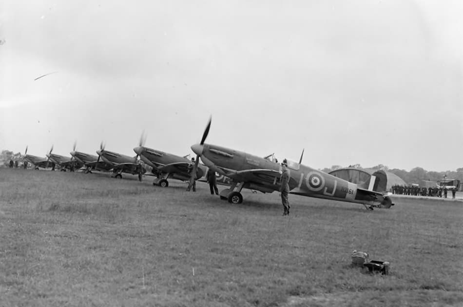 Spitfire Mk VB R7161 QJ-J of No. 92 Squadron RAF at Biggin Hill