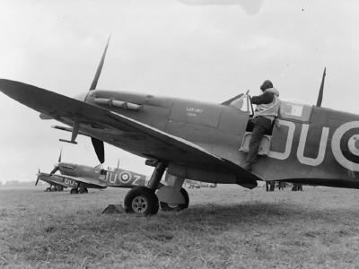 Spitfire Mk Vb of No. 485 Squadron RAF at Redhill