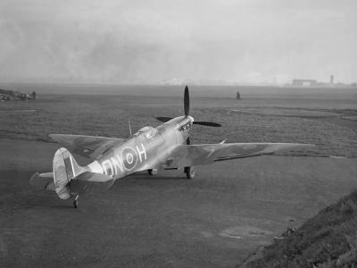 Spitfire Mk VI BR579 ON-H of No. 124 Squadron RAF at North Weald