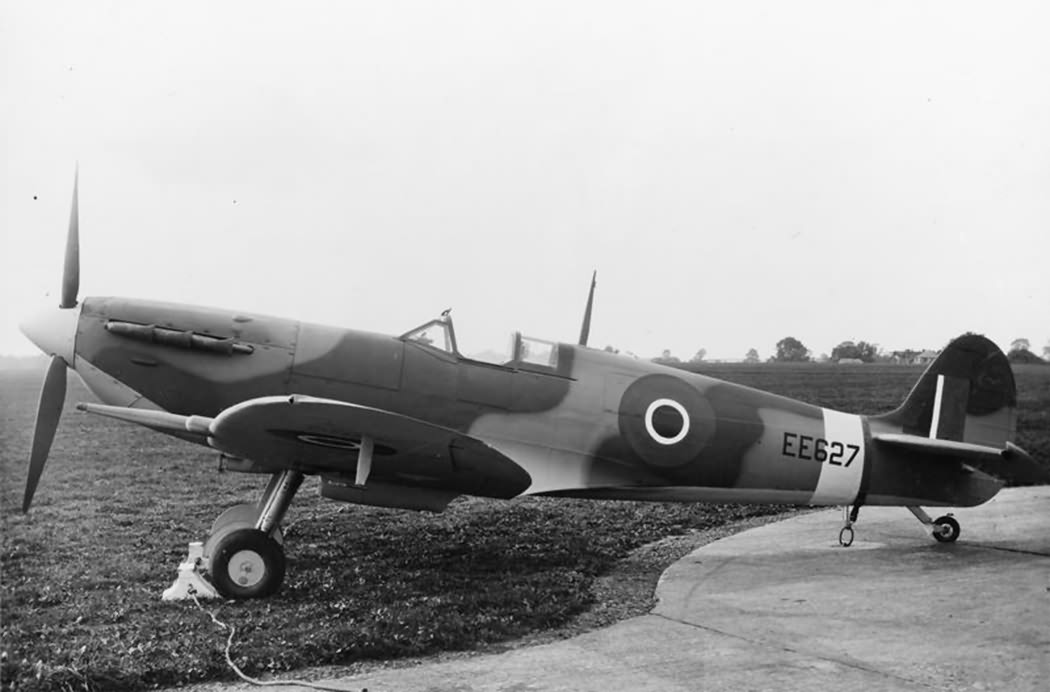 Supermarine Spitfire Mk Vc EE627 | World War Photos