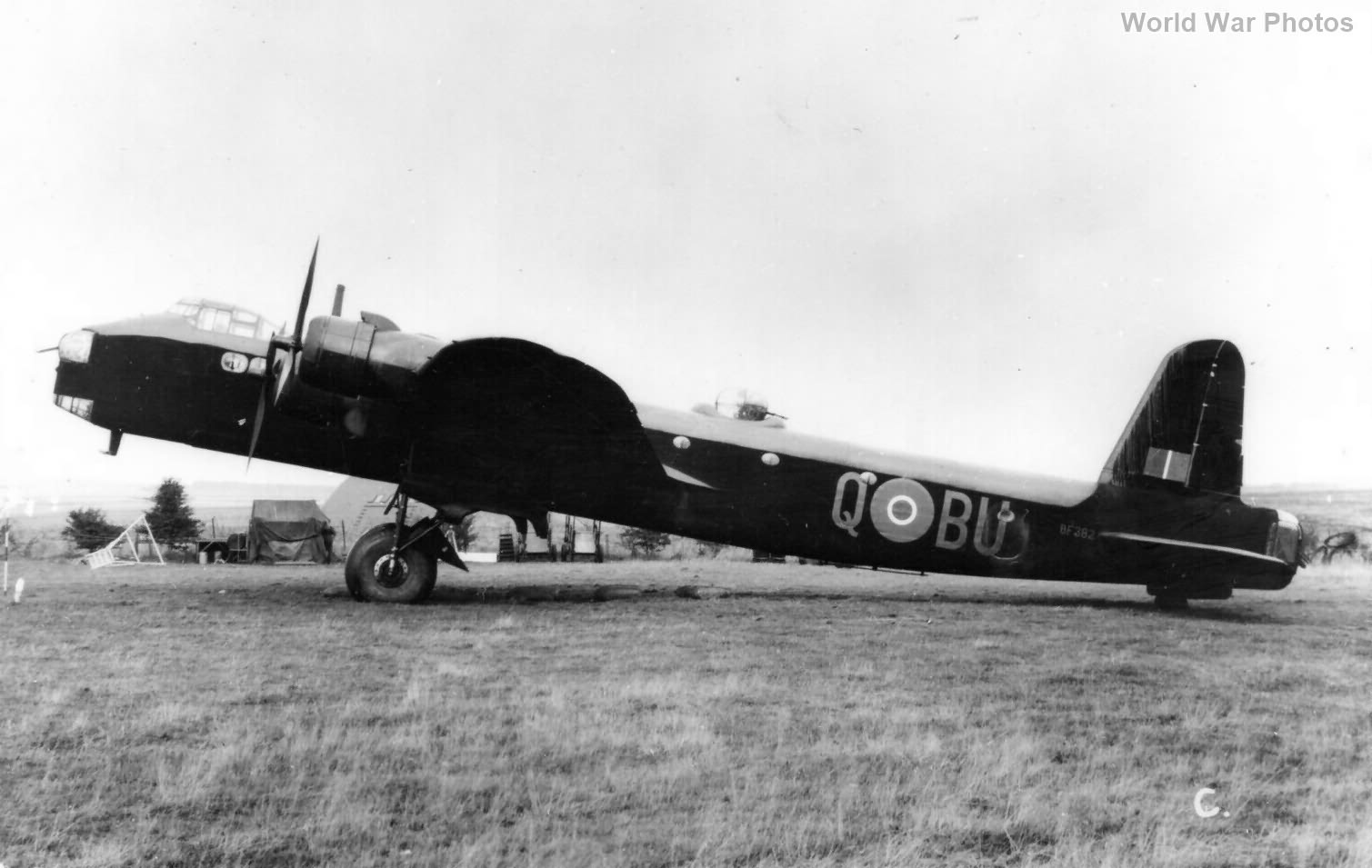 Stirling III BF382 BU-Q of No. 214 Squadron RAF | World War Photos