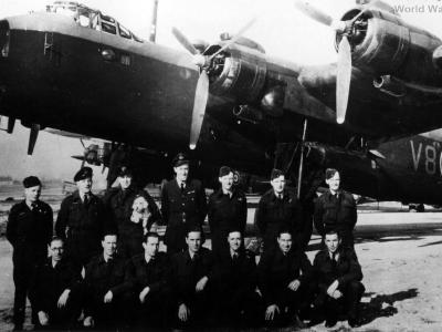 Stirling IV LK280 V8-F 570 Rivenhall 1944