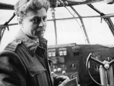 Sunderland pilot WCdr Halliday 461 RAAF