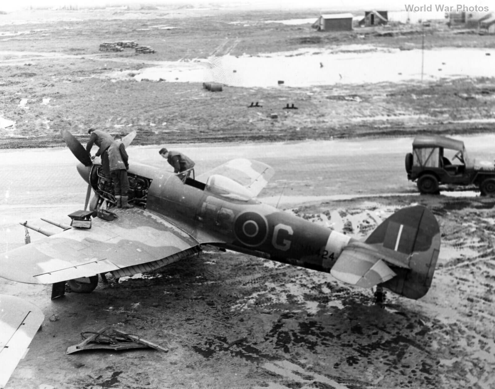 Hawker Typhoon Ib MN424 438 Squadron