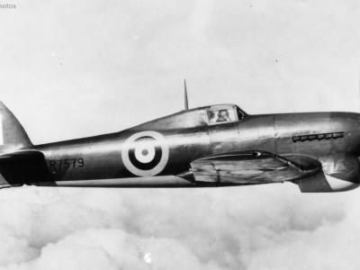 Hawker Typhoon Mk IA R7579 in flight 2