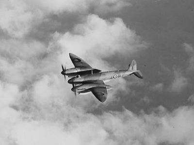 Vickers Type 432 in flight