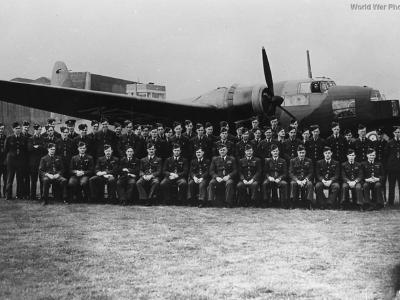 75 Squadron Personnel with Wellington NZ302 1939