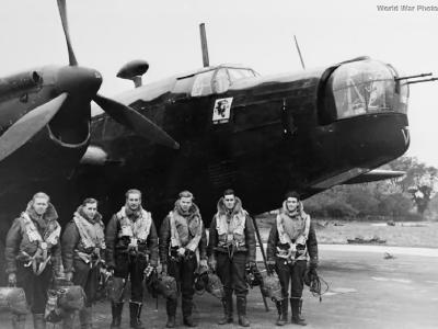 Crew with Wellington Mk II of No. 214 Squadron RAF