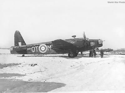Wellington Mk II QT-M of No. 142 Squadron RAF