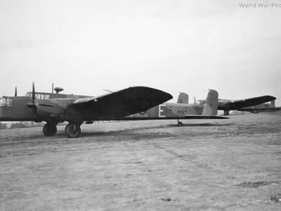 Whitley V N1379 DY-E 1940