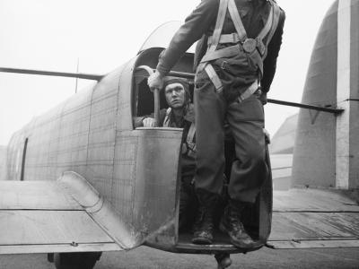 Whitley converted to parachute-dropping