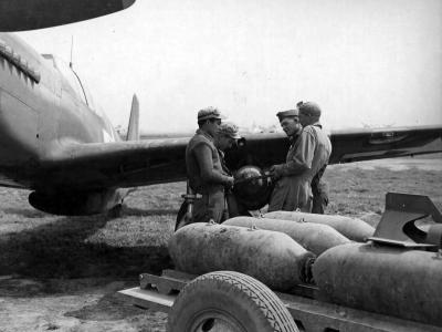 A-36 bombs 527th Fighter-Bomber Squadron 86th Fighter Bomber Group 1944 Italy