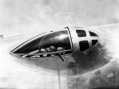 Boeing Y1B-17A Flying Fortress – teardrop waist gun mount