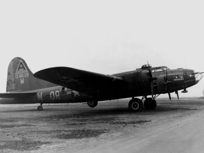 B-17F Flying Fortress 91st bomb group 322nd BS 41-24639