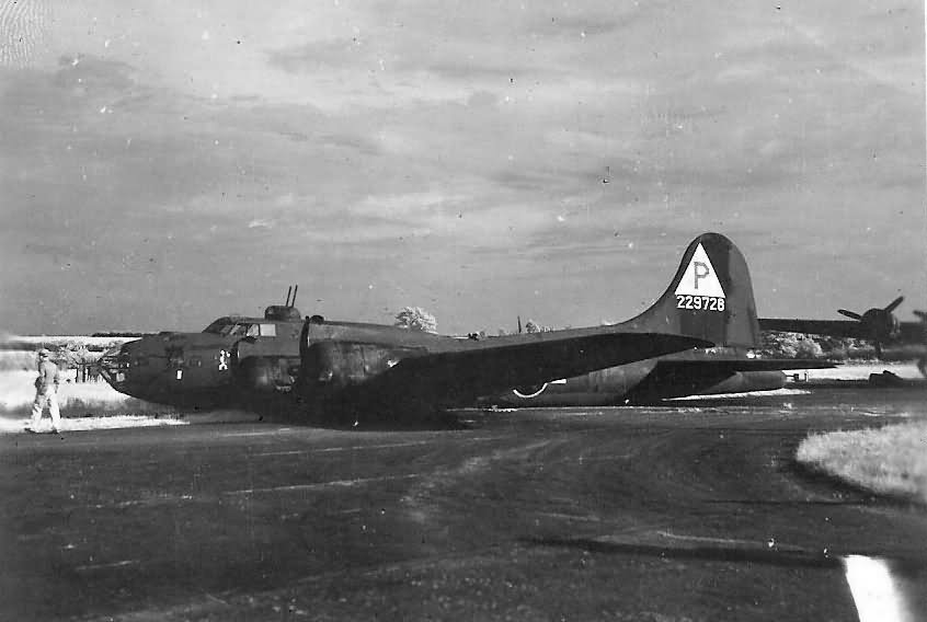 B-17F Bomber 42-29728 Crashed On Airfield 384th Bomb Group | World War ...